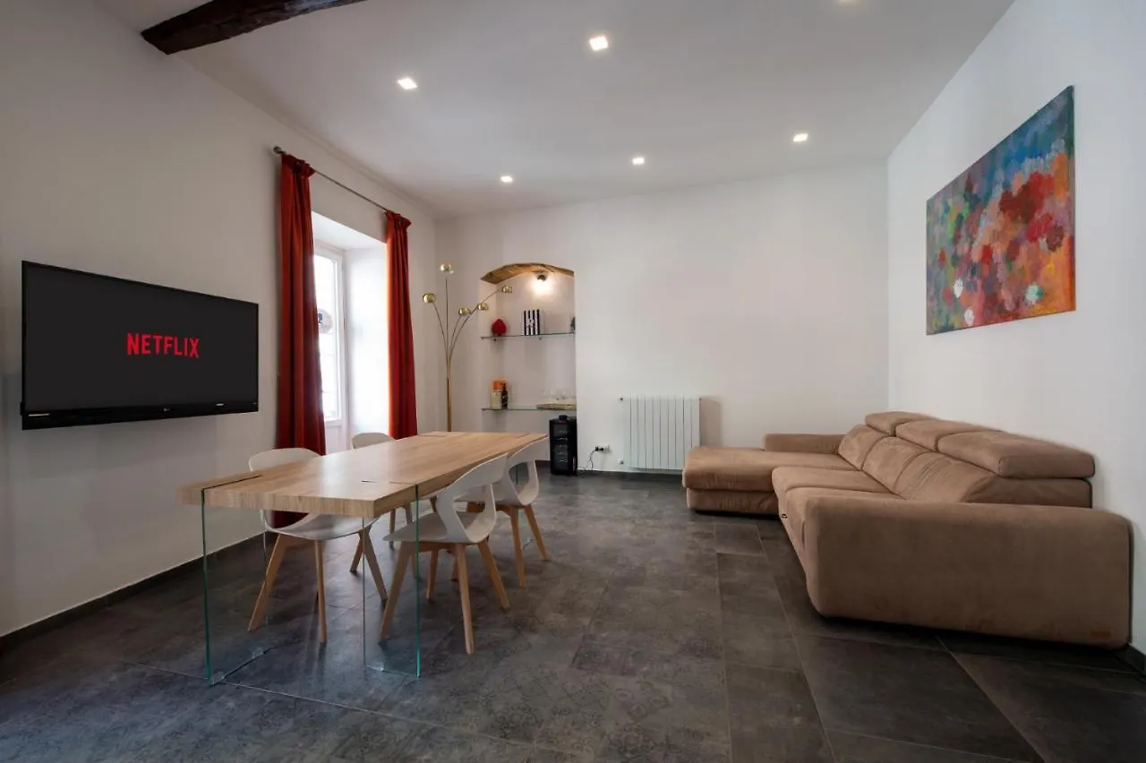 Casta Diva Luxury Apartments Palermo 0*,  Italia